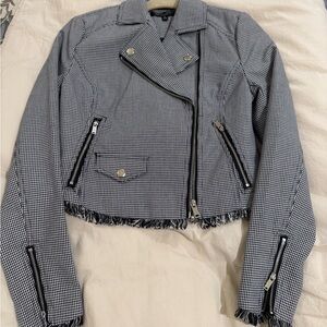 Chic Black and White Houndstooth Blazer